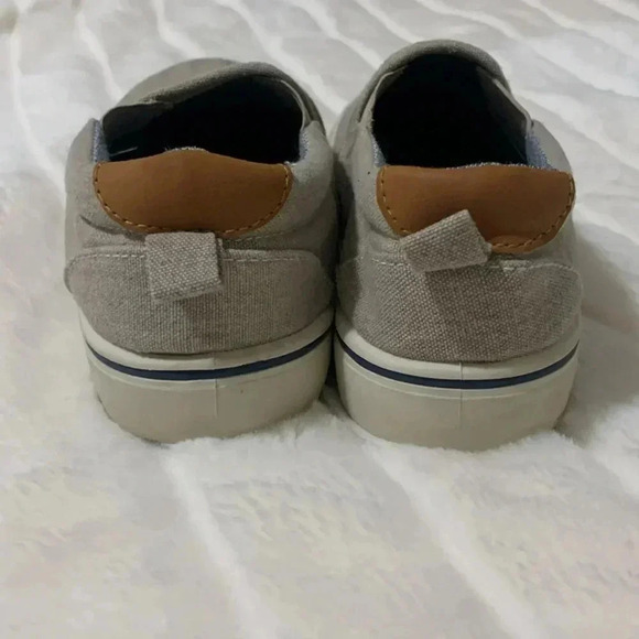 Boys US Sports Brand Slip On Canvas Shoes Size 1 Taupe Gray Good - Picture 4 of 7